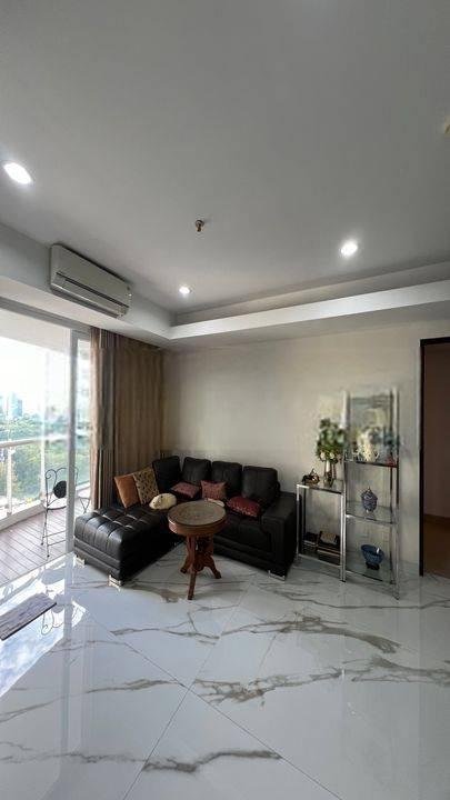 Apartemen Mewah The Royale Springhill Residence