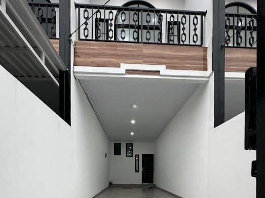 Rumah Tanjung Duren 3 lantai jalan 2 mobil
