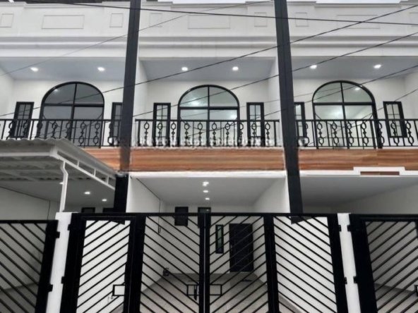 Rumah Tanjung Duren 3 lantai jalan 2 mobil