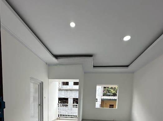 Rumah tanjung duren di Jalan menteng 3 Lantai SHM jalan 2 mobil lega Rumah tanjung duren di Jalan menteng 3 Lantai SHM jalan 2 mobil lega