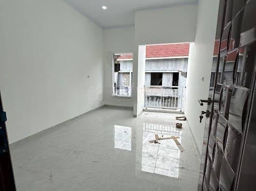 Rumah tanjung duren di Jalan menteng 3 Lantai SHM jalan 2 mobil lega Rumah tanjung duren di Jalan menteng 3 Lantai SHM jalan 2 mobil lega