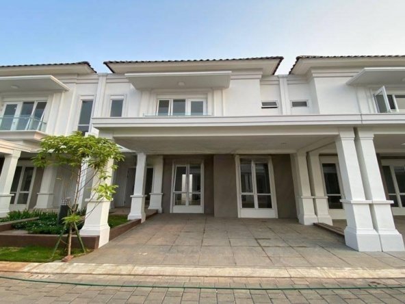 CLUSTER PASADENA PARAMOUNT GADING SERPONG UNIT BRAND NEW B Bagus