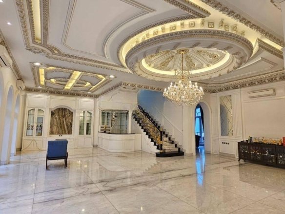 Rumah Mewah Sekali di Kawasan Elite Crown Pondok Hijau Golf