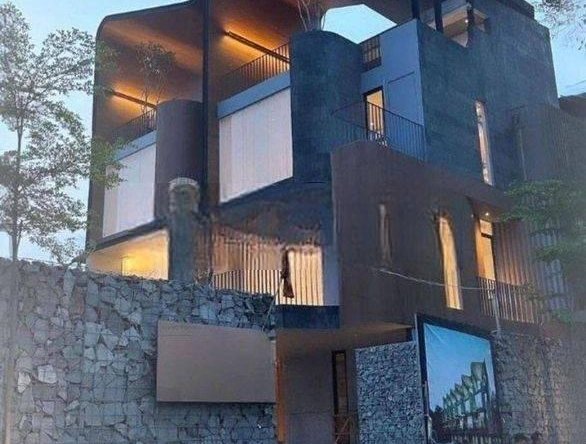 Rumah 3 Lantai SHM kemang