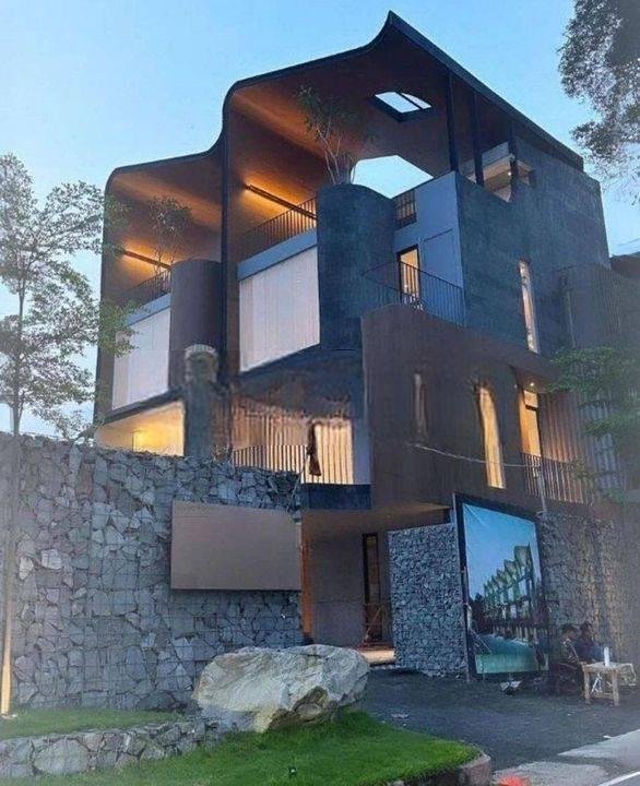 Rumah 3 Lantai SHM kemang