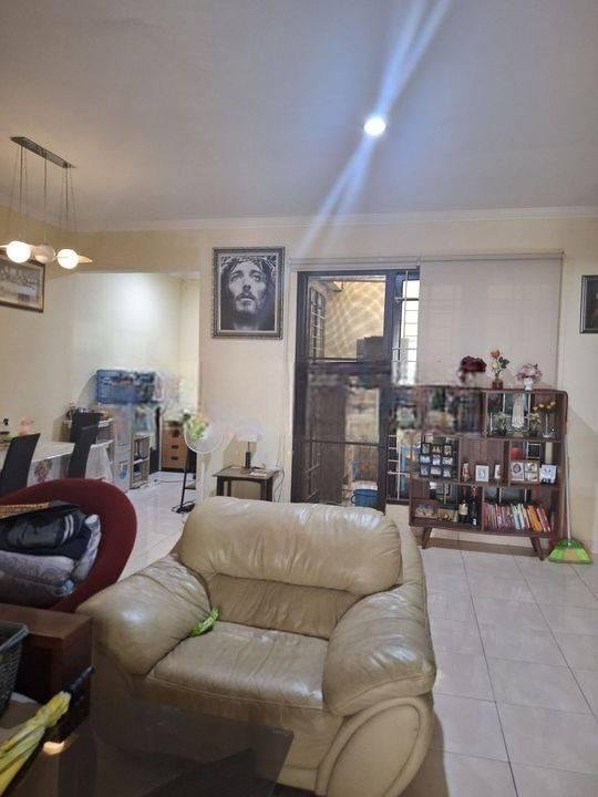 Rumah 2 Lantai Balkon Full Dak di The Green BSD