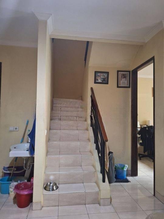 Rumah 2 Lantai Balkon Full Dak di The Green BSD