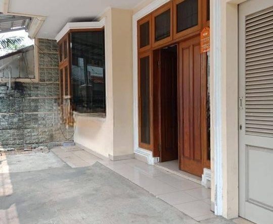 Termurah Rumah Bangunan 2 lantai Kamar Besar Dekat Ecopark Tebet