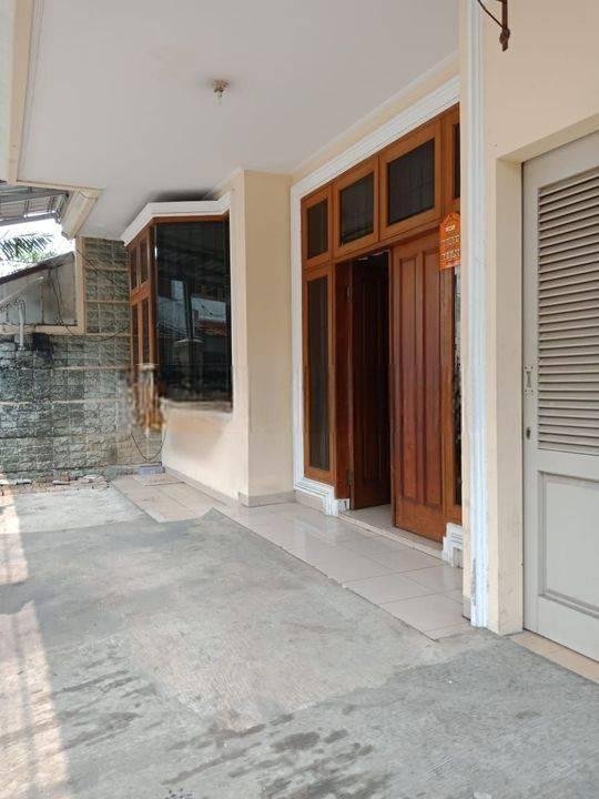 Termurah Rumah Bangunan 2 lantai Kamar Besar Dekat Ecopark Tebet