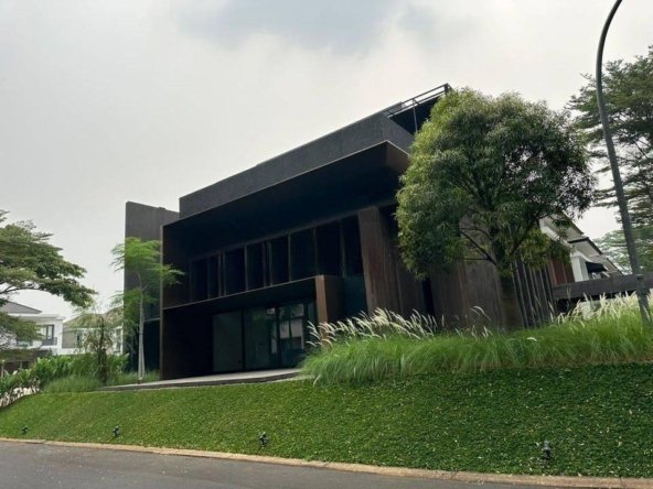 RUMAH SULTAN HARGA WAJAR! Rumah 3 Lantai di Alam Sutera modern Futuristik