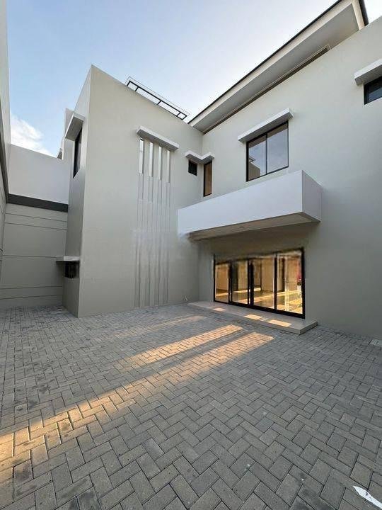 Dijual Rumah 2 Lantai Pik 2 Uk 10x20 Brand New Cluster Super Bagus Termurah