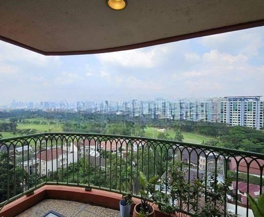 Apartemen Greenview Nuansa Hijau 3 Kamar Tidur Golf View Pondok Indah Jakarta Selatan