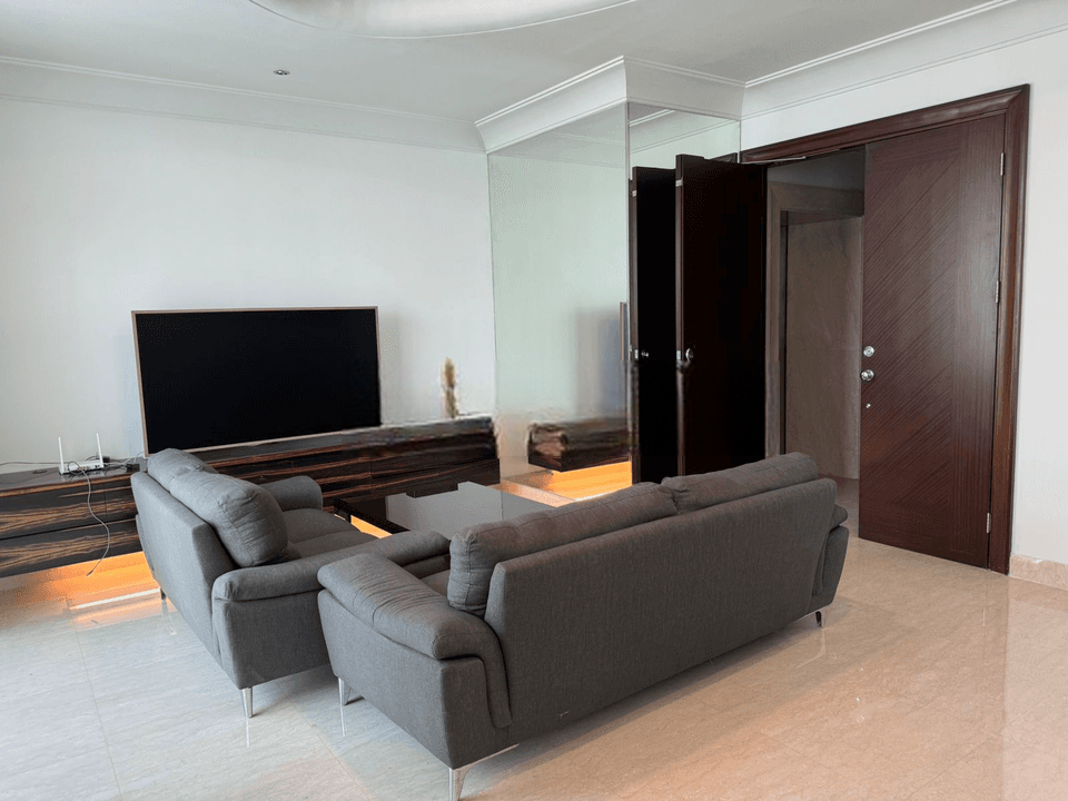 Pakubuwono View 3BR Pool View Dhanti