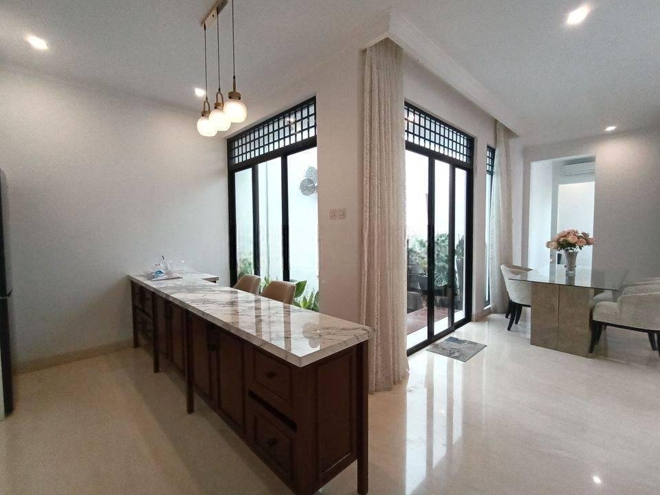 Rumah Hook Mewah Full Furnish di Discovery Bintaro Sektor 9