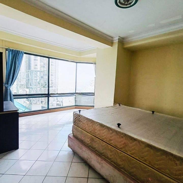 Taman Anggrek Condominium