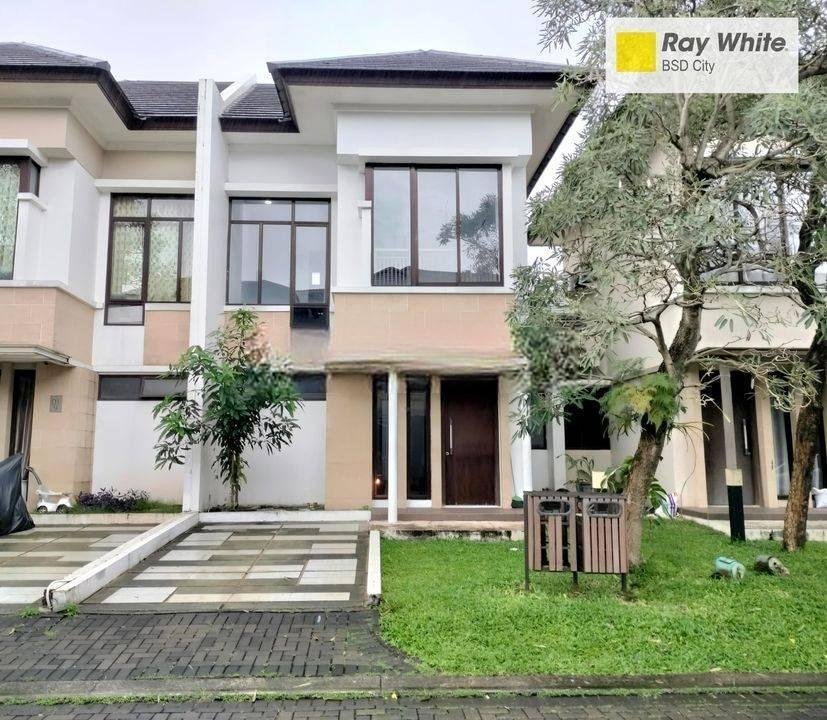 STOCK LANGKA Rumah di EMINENT ILLUSTRIA STOCK LANGKA Rumah di EMINENT ILLUSTRIA