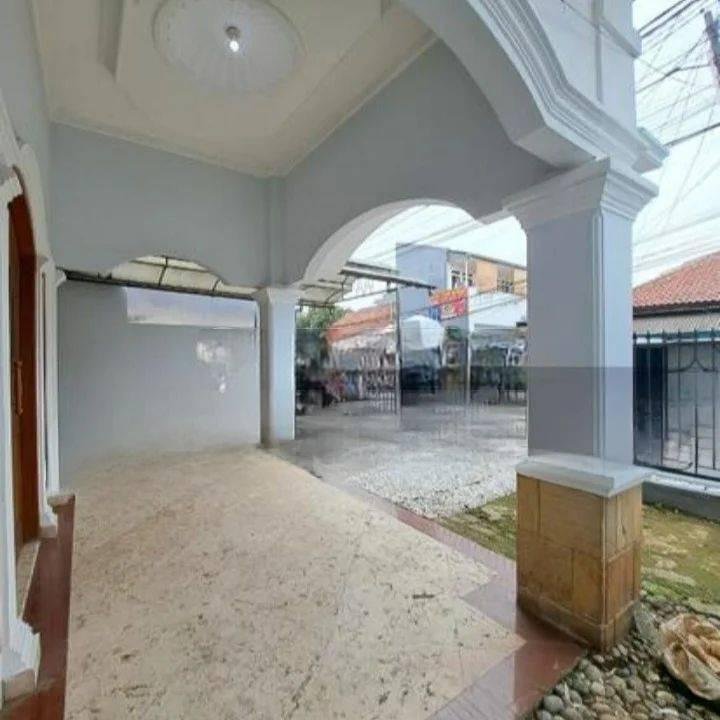 Di Sewa rumah siap huni bisa untuk kantor lokasi strategis Pinggir Jalan Row Jalan 2 Mobil