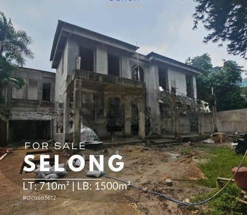 Rumah 70% finishing lokasi strategis di kebayoran baru