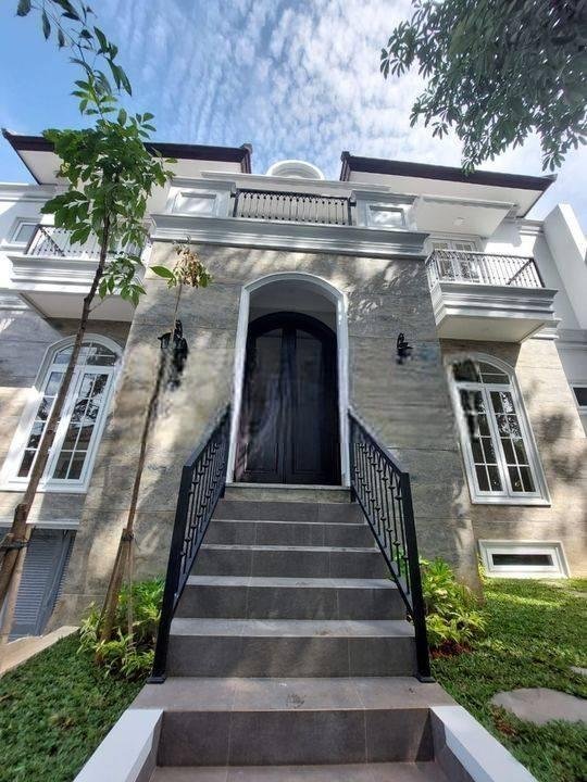 Kebayoran Baru Rumah 3 Lantai Baru SHM - Sertifikat Hak Milik di Kebayoran Baru