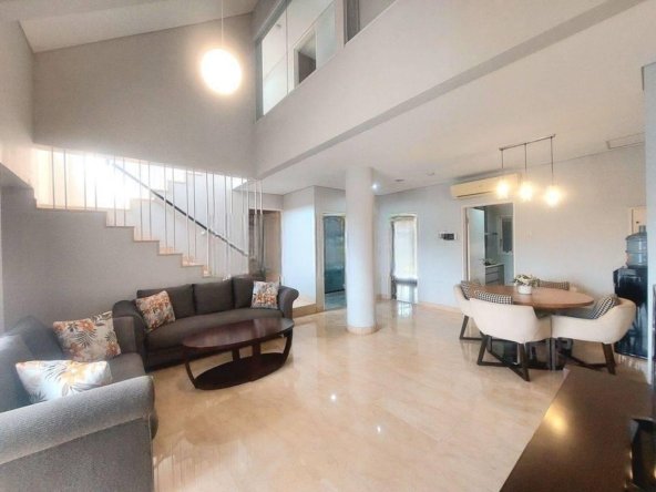 Puri Park Residences 3 BR Semi Furnished Lantai 3 Lokasi Premium