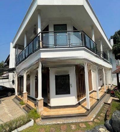 Rumah LUX 500 Meter Dari PIM 2 di Pondok Indah