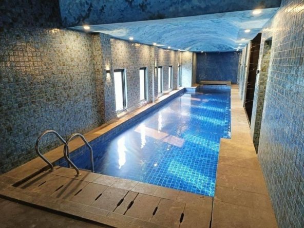 Turun Harga Rumah 4 Lantai SHM ada kolam renang di kemang Jaksel