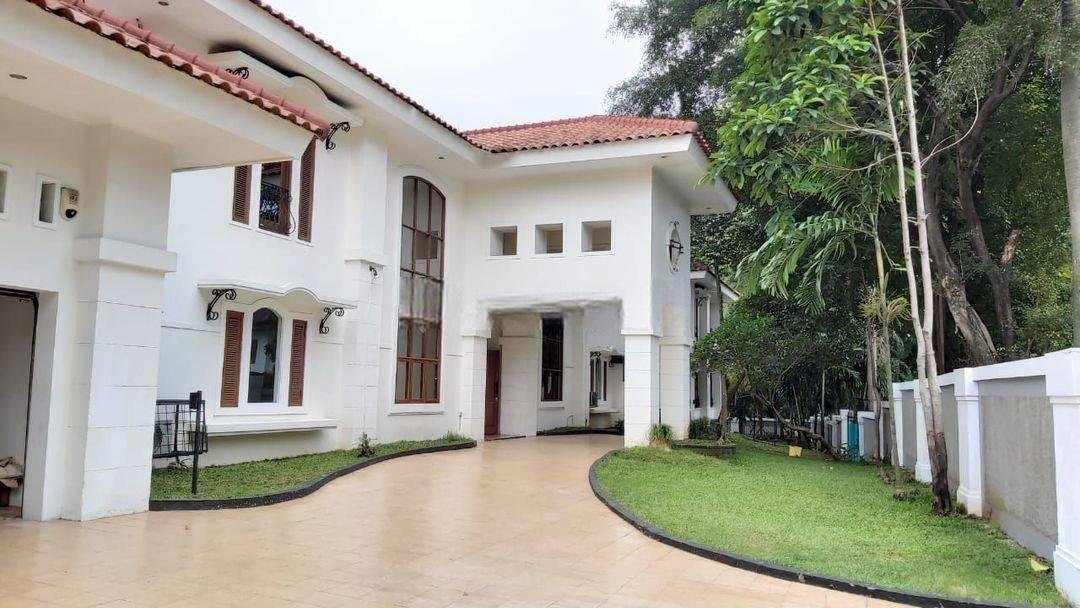 Disewa Rumah di Pondok indah 2 Lantai bisa untuk kantor