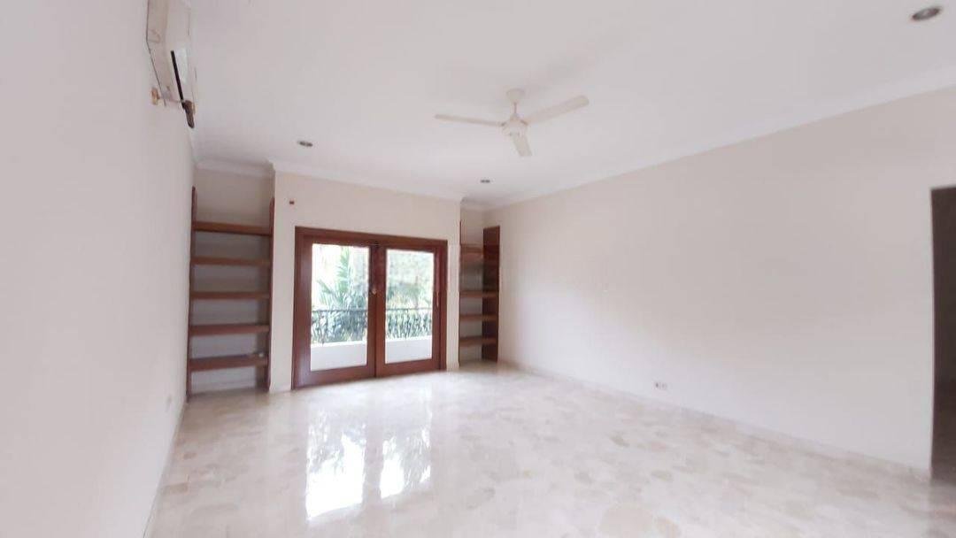 Disewa Rumah di Pondok indah 2 Lantai bisa untuk kantor