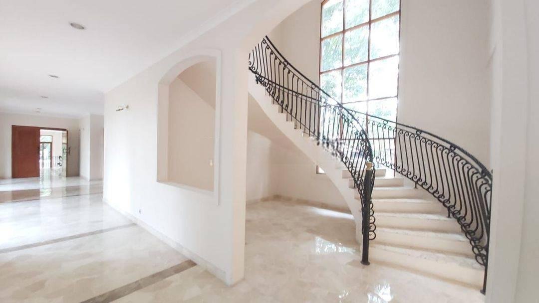 Disewa Rumah di Pondok indah 2 Lantai bisa untuk kantor