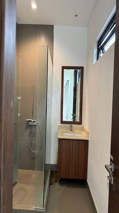 Disewakan Rumah Cluster Mewah Kemang LB 703 m2+Swimming Pool