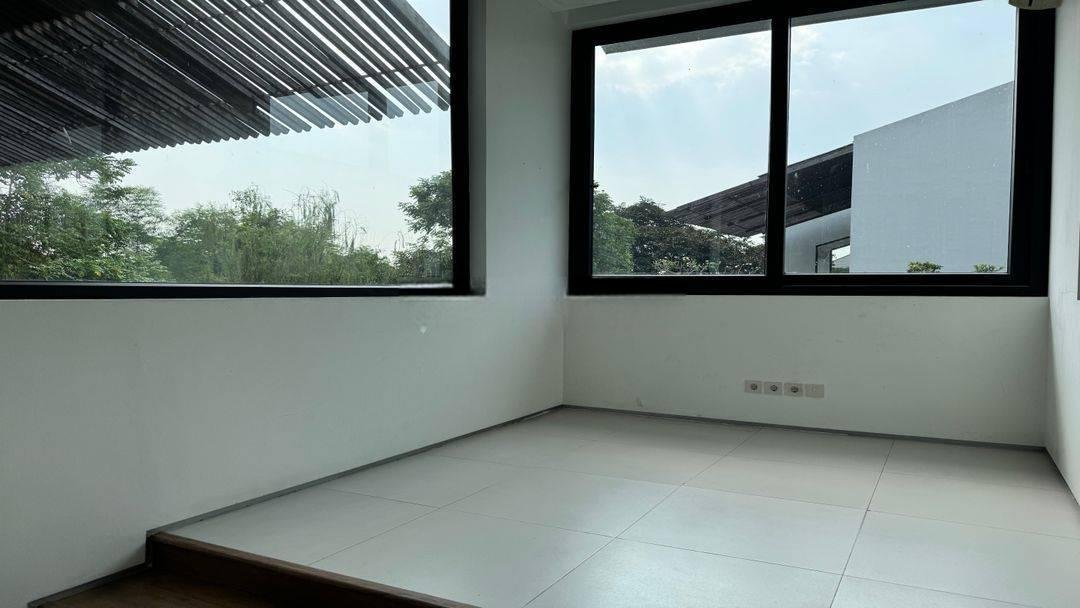 Disewakan Rumah Cluster Mewah Kemang LB 703 m2+Swimming Pool