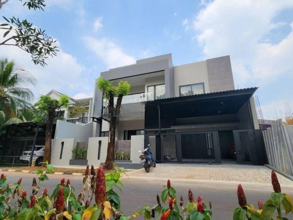 Rumah baru mewah di BSD SHM hadap Barat Laut