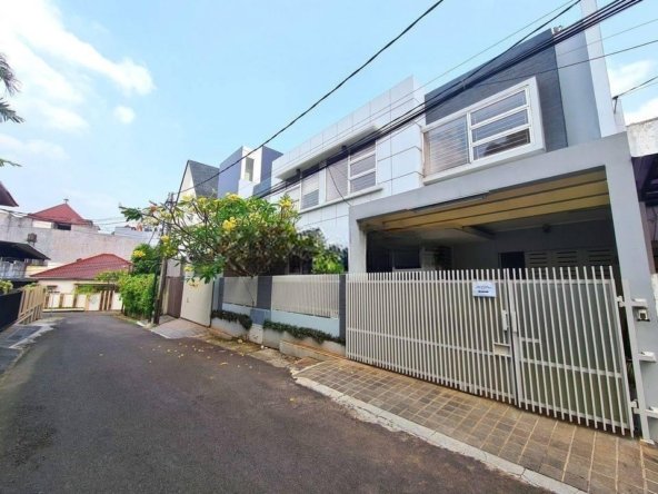 RADIO DALAM TAMAN - Rumah Baru Modren Minimalis