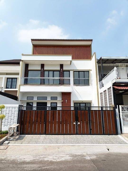 Rumah Baru 2 Lantai Cantik Dan Megah 4 Kamar di Nusa Loka Bsd M485