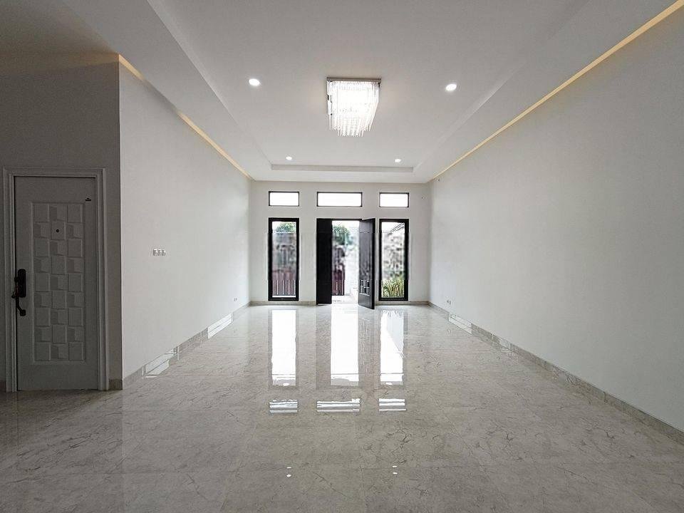 Rumah Baru 2 Lantai Cantik Dan Megah 4 Kamar di Nusa Loka Bsd M485