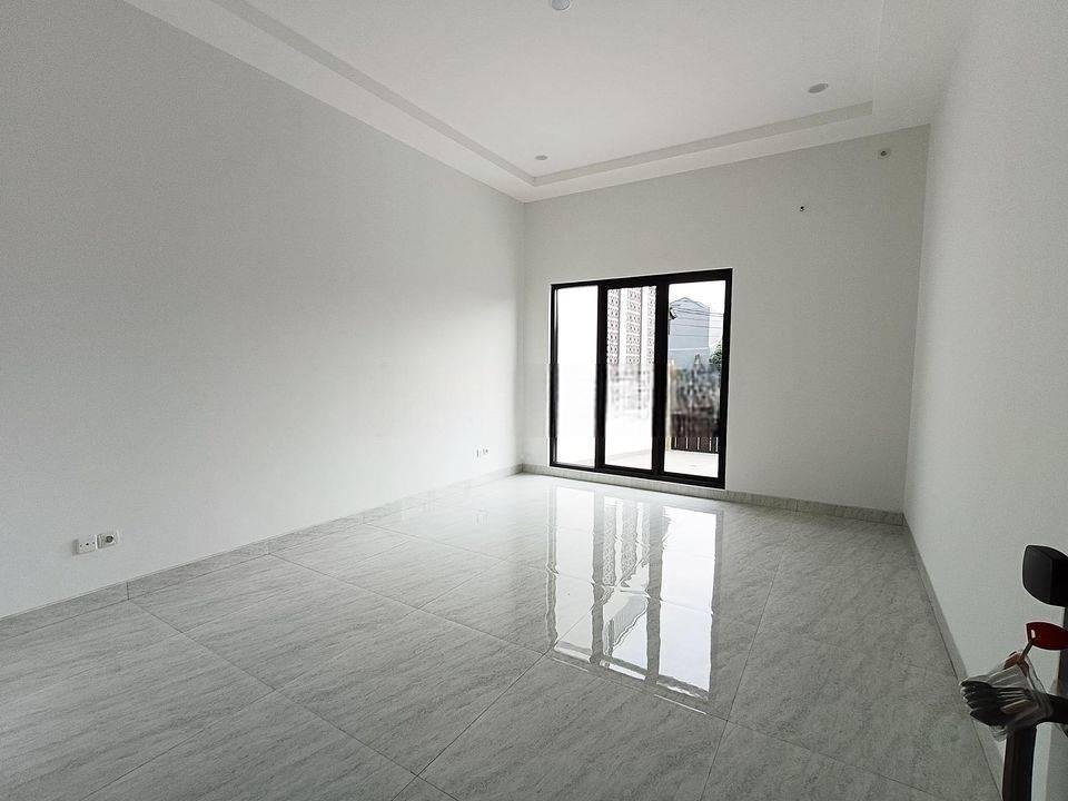 Rumah Baru 2 Lantai Cantik Dan Megah 4 Kamar di Nusa Loka Bsd M485