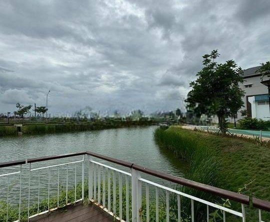 Dijual Rumah Pik 2 Uk. 10x15m2 Badan View Danau SHM Unfurnished