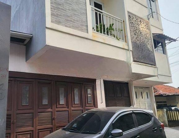 Rumah Nyaman Lokasi Strategis di Kebon Baru