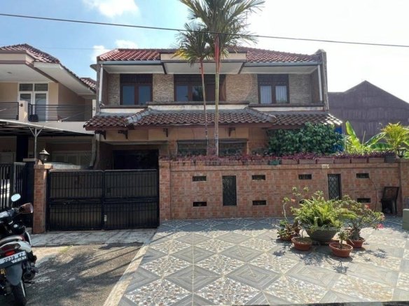 RUMAH BAGUS 2 LANTAI SHM,SIAP HUNI LOKASI STRATEGIS DEKAT LULU,AEON,IKEA,RS EKA LUAS TANAH 200 M,LUAS BANGUNAN 275 M,KAMAR TIDUR 3+1,KAMAR MANDI 2+1 HADAP TIMUR DI DALAM KOMPLEK TAMAN MODERN,CAKUNG JAKARTA TIMUR 10 RUMAH BAGUS 2 LANTAI SHM,SIAP HUNI LOKASI STRATEGIS DEKAT LULU,AEON,IKEA,RS EKA LUAS TANAH 200 M,LUAS BANGUNAN 275 M,KAMAR TIDUR 3+1,KAMAR MANDI 2+1 HADAP TIMUR DI DALAM KOMPLEK TAMAN MODERN,CAKUNG JAKARTA TIMUR RUMAH BAGUS 2 LANTAI SHM