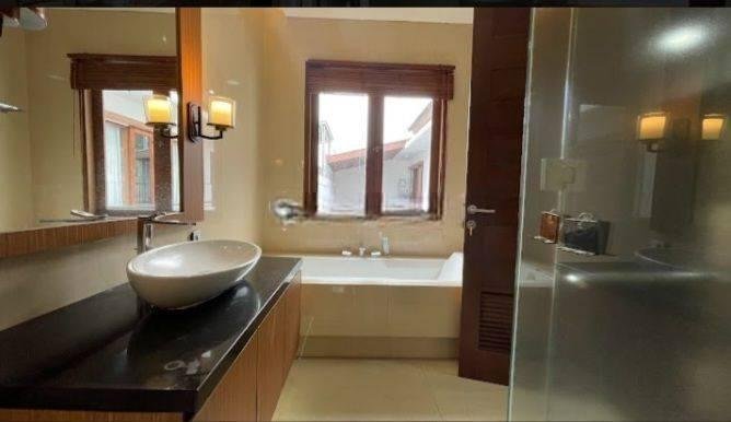 For Rent Rumah Mewah di Kemang Jakarta Selatan 2 Lt+Private pool