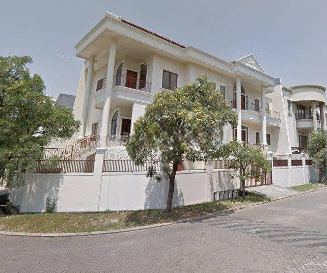 Rumah Pantai Indah Kapuk Hoek Di Jalan Boulevard SHM