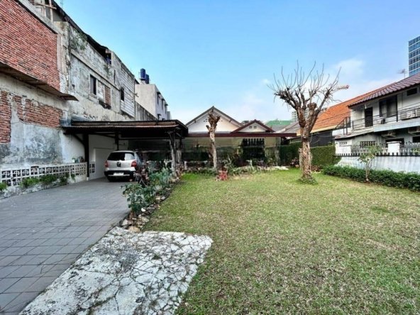 Rumah Hitung Tanah Akses Jalan 1 Mobil Cocok Untuk Invest Cluster