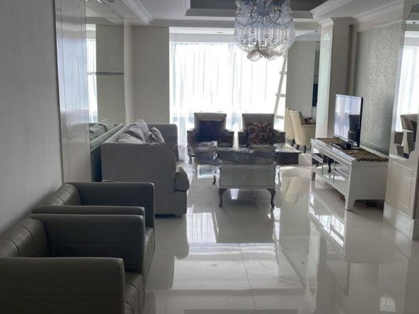 Apartement Condominium Taman Anggrek 3 BR Furnished Bagus