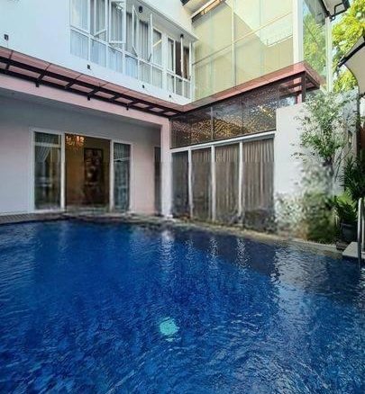 RUMAH TERMEWAH DI TEBET BARAT Semi Furnished 2 RUMAH TERMEWAH DI TEBET BARAT Semi Furnished RUMAH TERMEWAH DI TEBET BARAT Semi Furnished