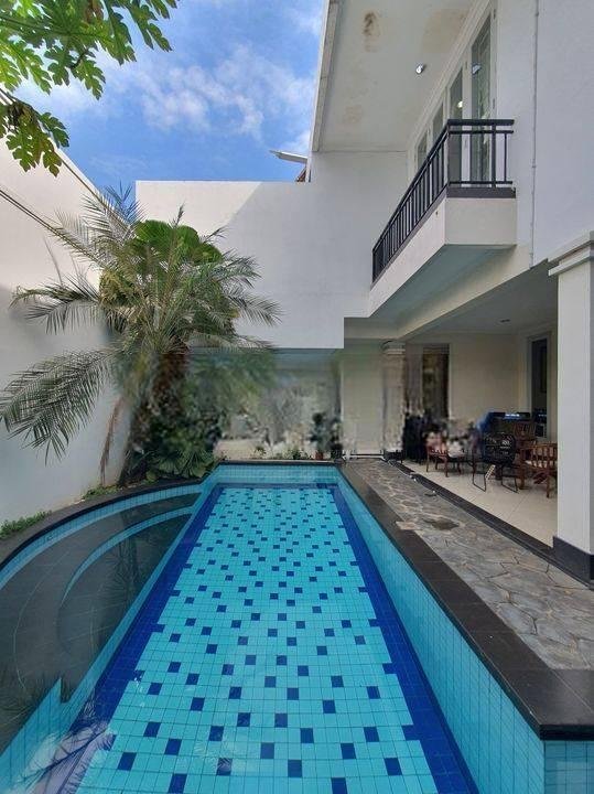 DIJUAL RUMAH SANGAT TERAWAT DI KEMANG JAKSEL