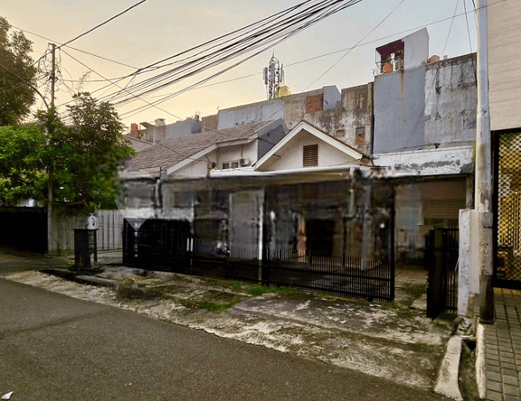 RUMAH LAMA GANDARIA HITUNG TANAH LOKASI STRATEGIS DEKAT BARITO