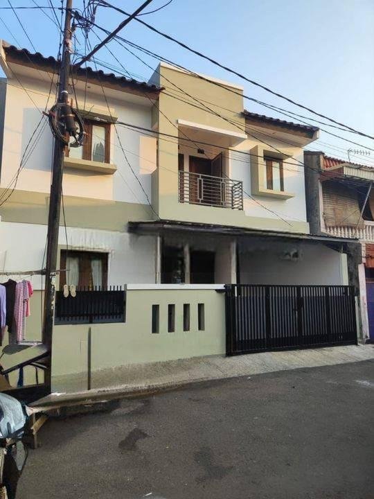 Rumah cantik 2 Lt TERMURAH di jalan kayu putih pulo Gadung Jaktim