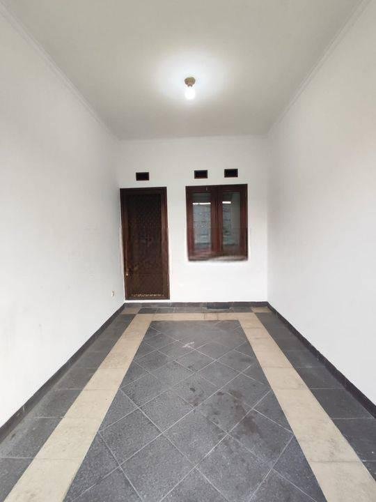 Rumah cantik 2 Lt TERMURAH di jalan kayu putih pulo Gadung Jaktim