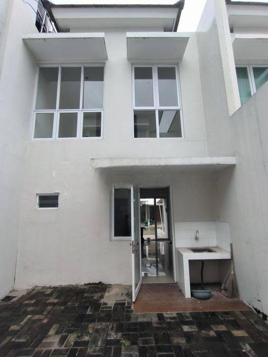Disewakan rumah baru 2 lantai citra garden 8 harga paling murah