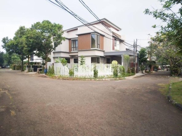 Rumah Baru Mewah Siap Huni Ruang Kerja Open Space BSD Tangerang Selatan